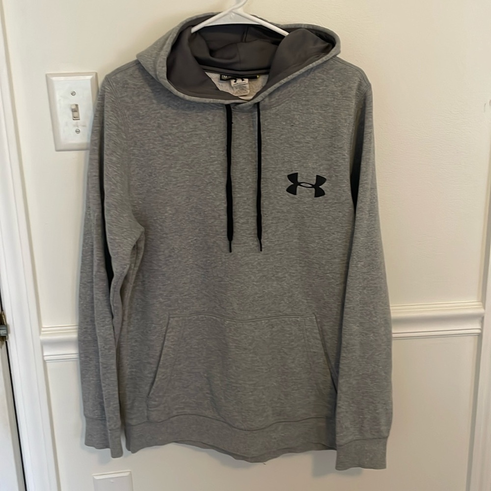 Men’s Under Armour gray pullover hoodie
